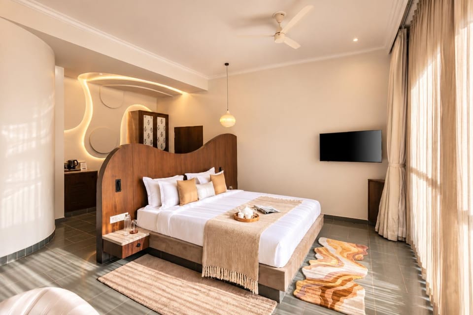 ELIVAAS Signature Raj Villas Pet-Friendly Hotel Suite with Pvt Pool & Aravalli Hill Views Villa in Rajasthan