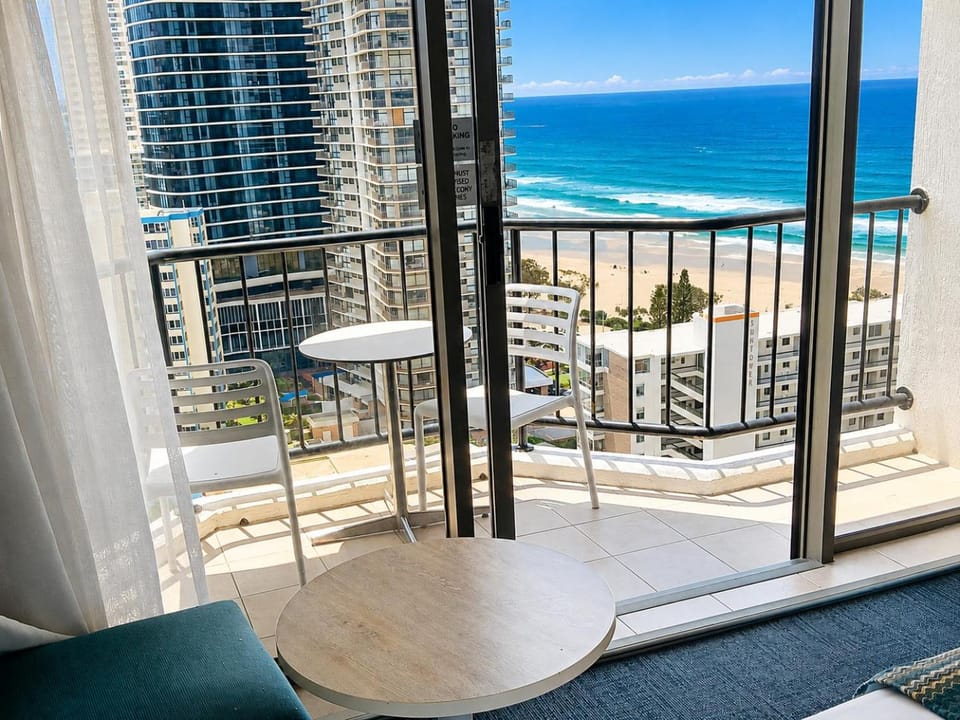 Cozy Ocean View Room 2 Double Beds 3 Min to Beach Apartment in Surfers Paradise Boulevard