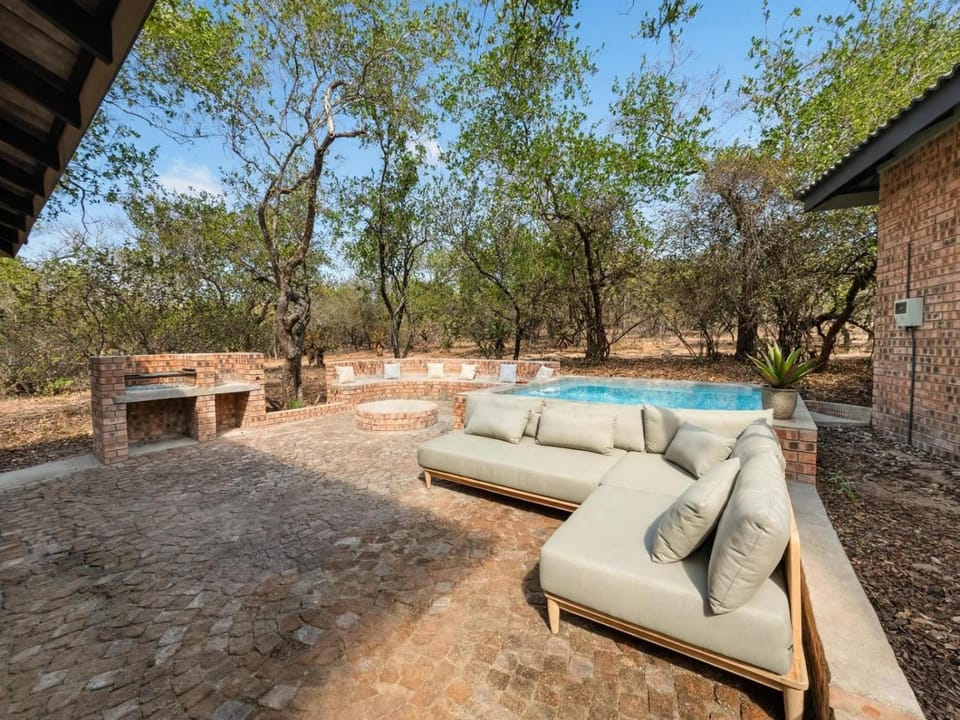 Garden, Swimming pool