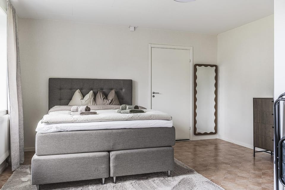 Bed, Bedroom, wardrobe