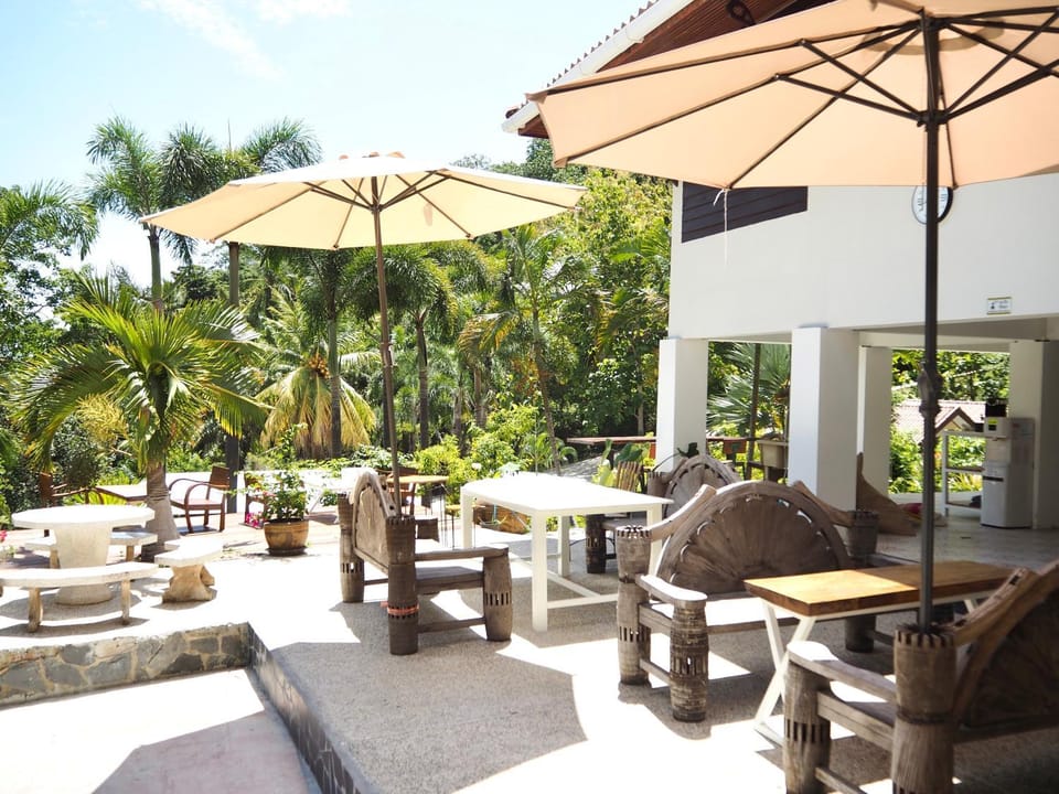 Day, Garden, View (from property/room), Seating area, Garden view, sunbed