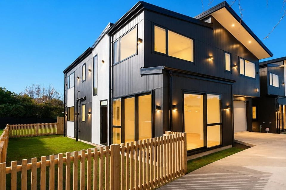 Howick New Builds, Walk to Shops House in Auckland