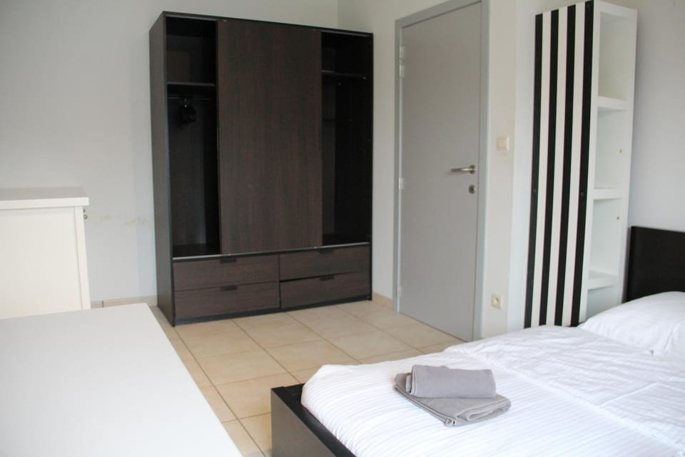Bed, Photo of the whole room, Bedroom, towels, wardrobe