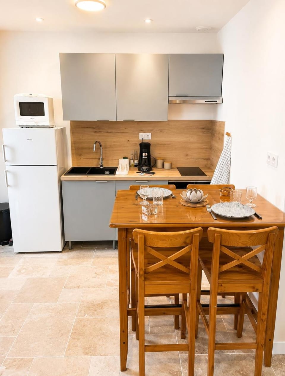 Cozy and stylish studio 5 minutes from Narbonne Moussan Apartment in Narbonne