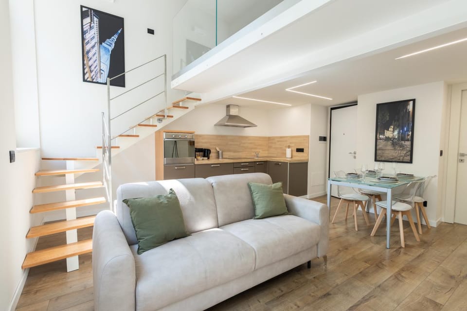 TV and multimedia, Kitchen or kitchenette, Living room, Seating area, Dining area