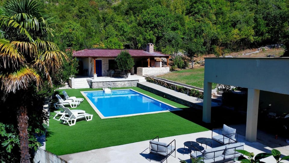 Day, Natural landscape, Garden, Pool view, Swimming pool, sunbed