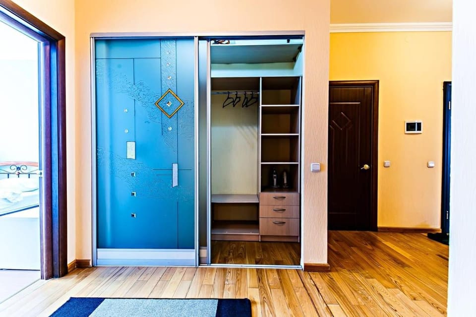 wardrobe