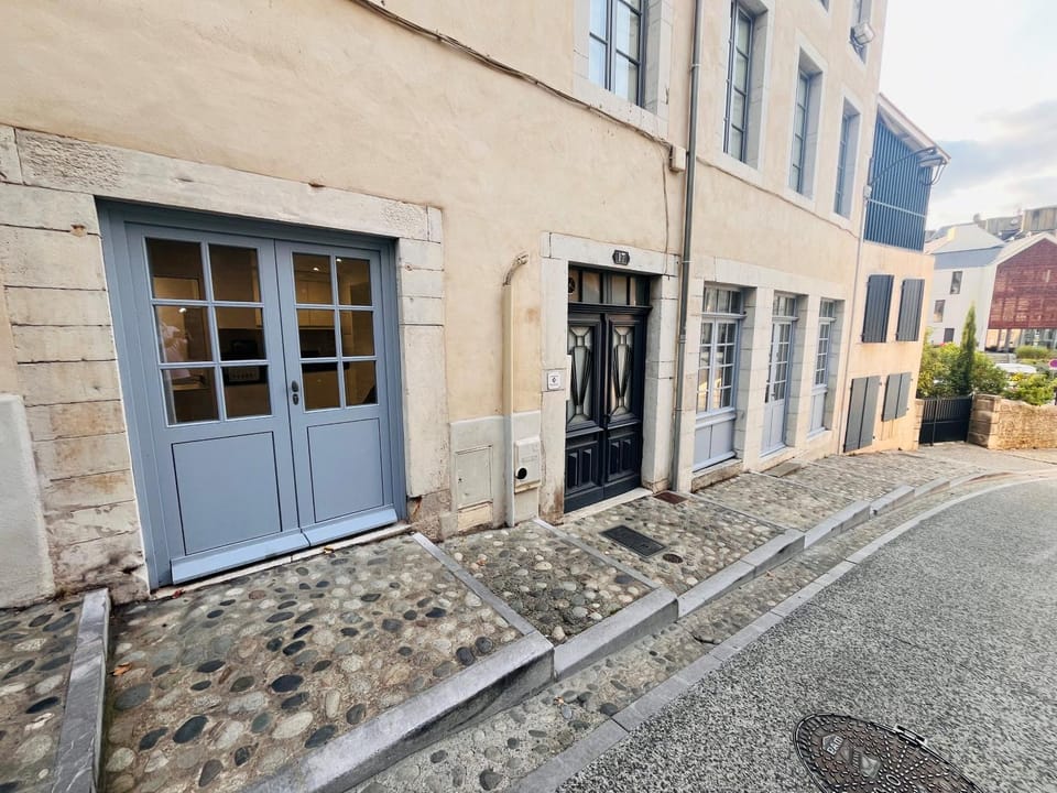 Property building, Neighbourhood, Street view