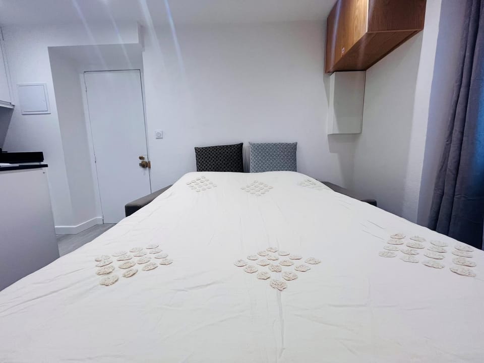 Bed, Photo of the whole room