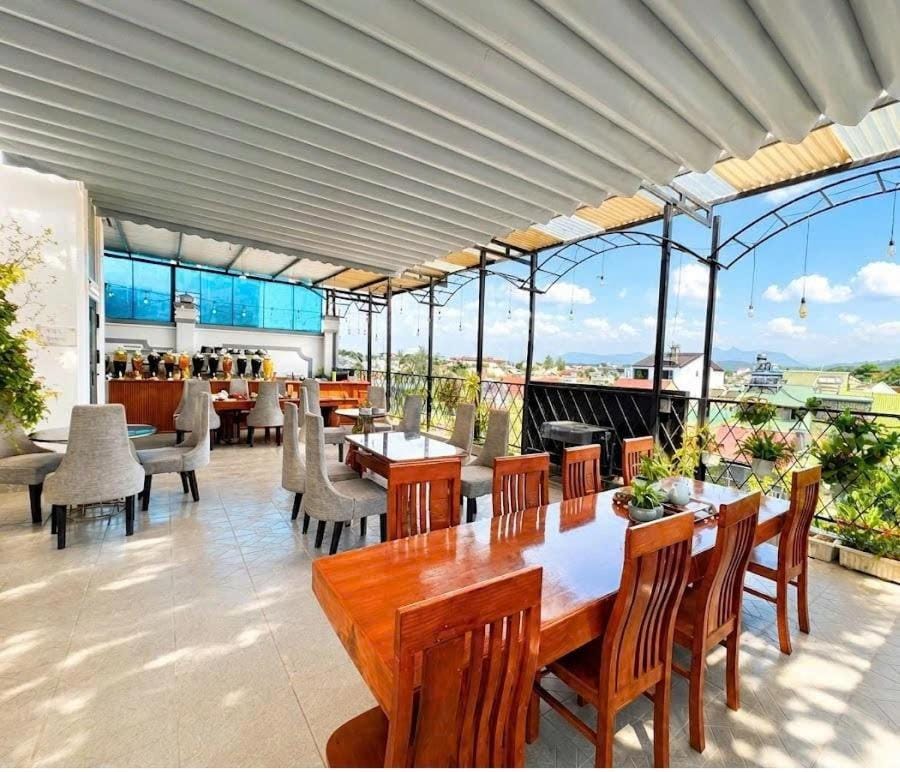 Banquet/Function facilities, Seating area