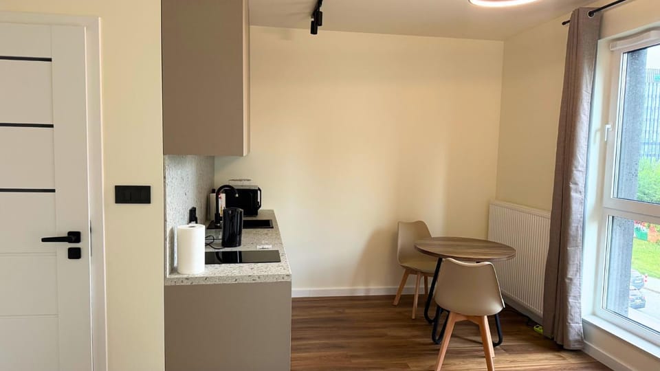 Coffee/tea facilities, Kitchen or kitchenette, Dining area