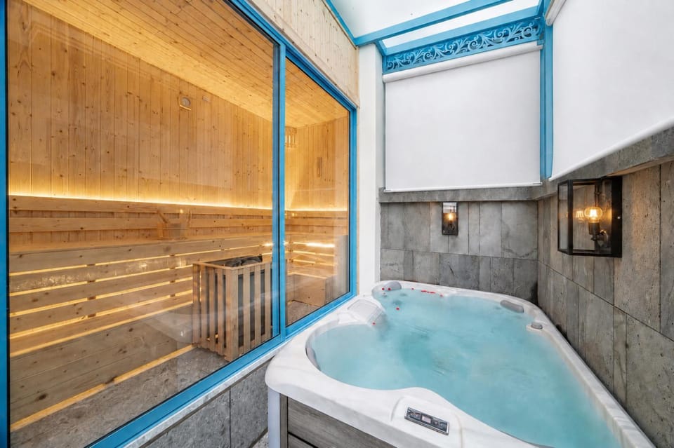 Hot Tub, Sauna, Bath