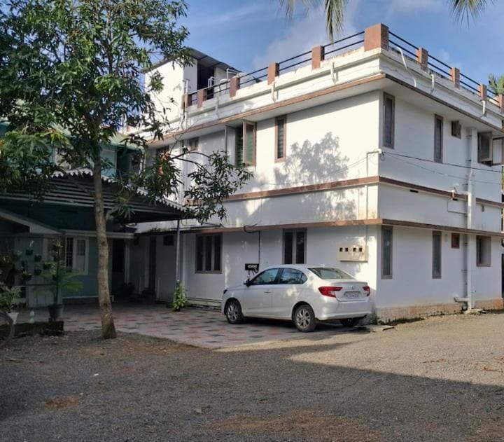 Property building, Neighbourhood, Parking