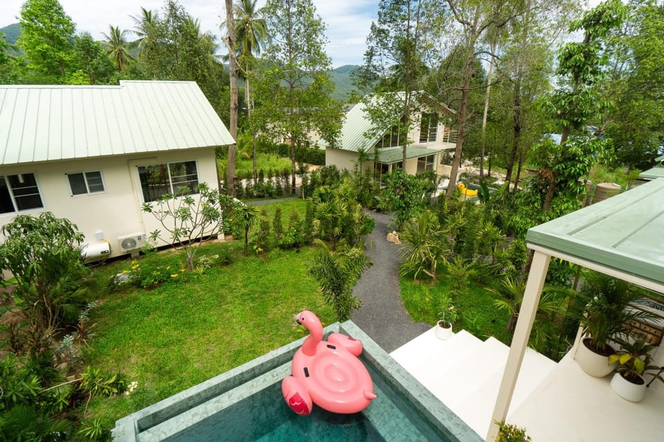 Property building, Day, Natural landscape, Garden, Garden view, Mountain view, Pool view, Swimming pool
