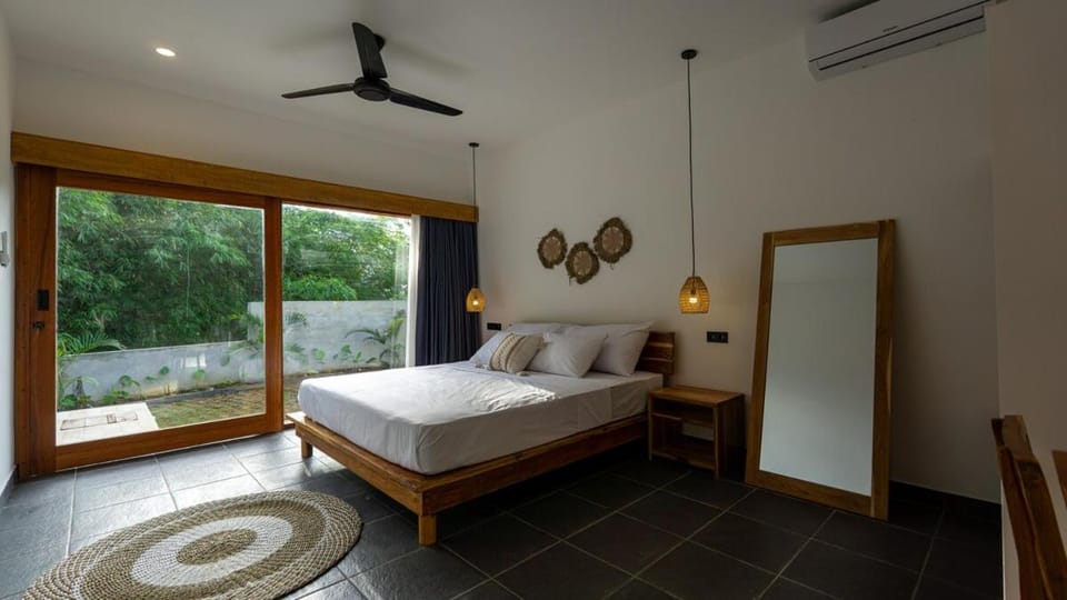 Bed, Photo of the whole room, Bedroom, air conditioner