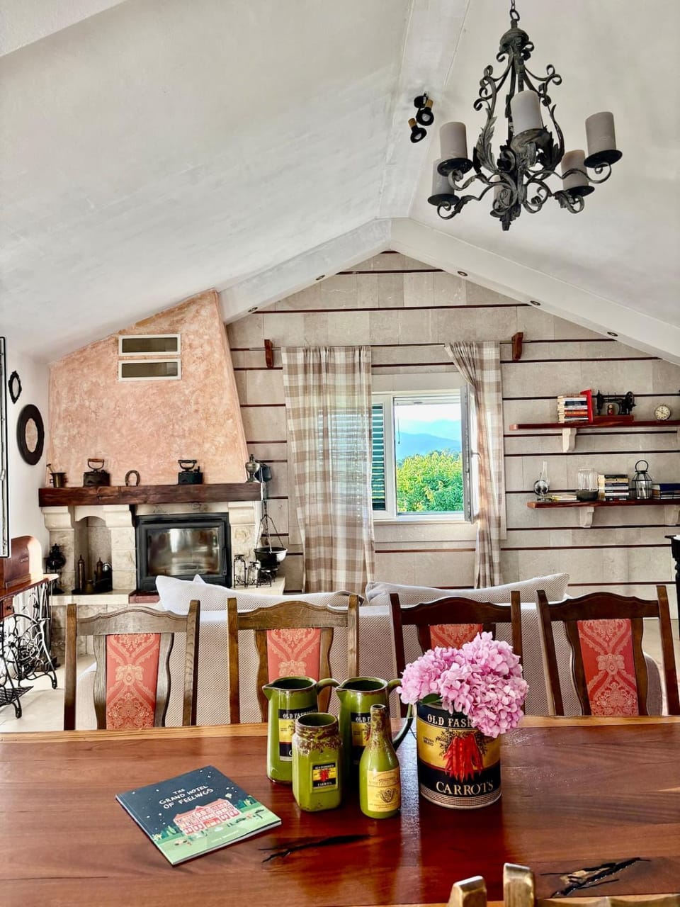 Farmhouse Mocila - Authentic Farm Stay House in Kotor Municipality