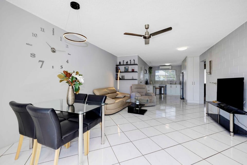 Strand Apartment, Ocean Views & Central Location Apartment in Townsville