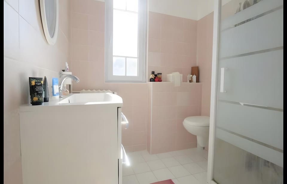 Bathroom, Living room