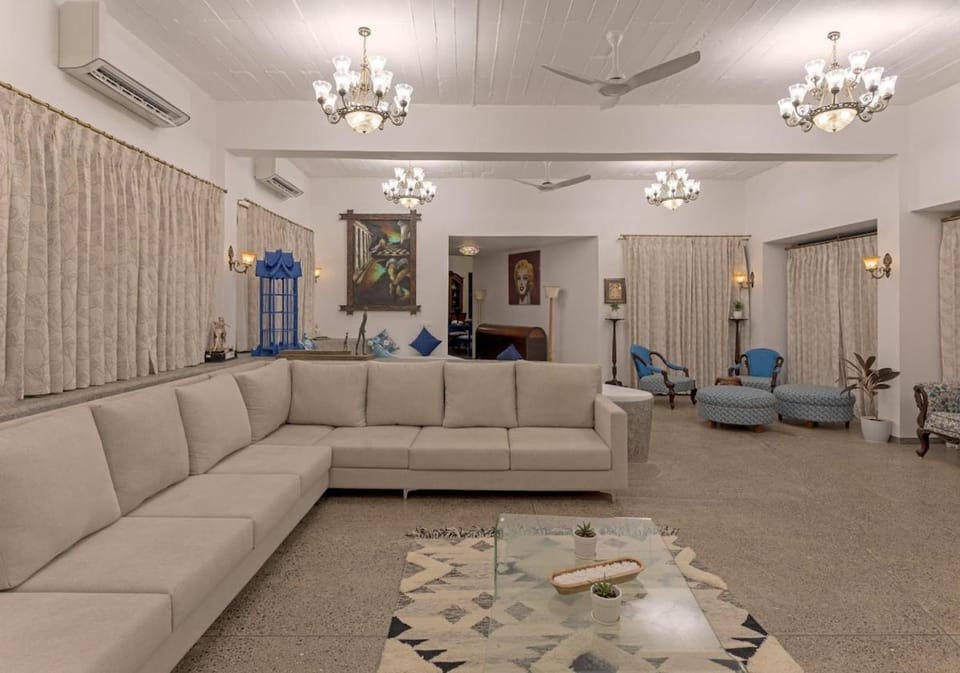 StayVista at Villa Santora with BBQ, Infinity Pool Villa in Maharashtra