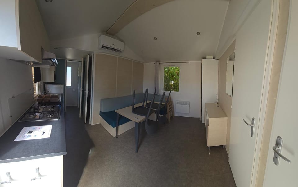 Mobile Home - Camping - Port-la-Nouvelle Campground/ 
RV Resort in Port-la-Nouvelle