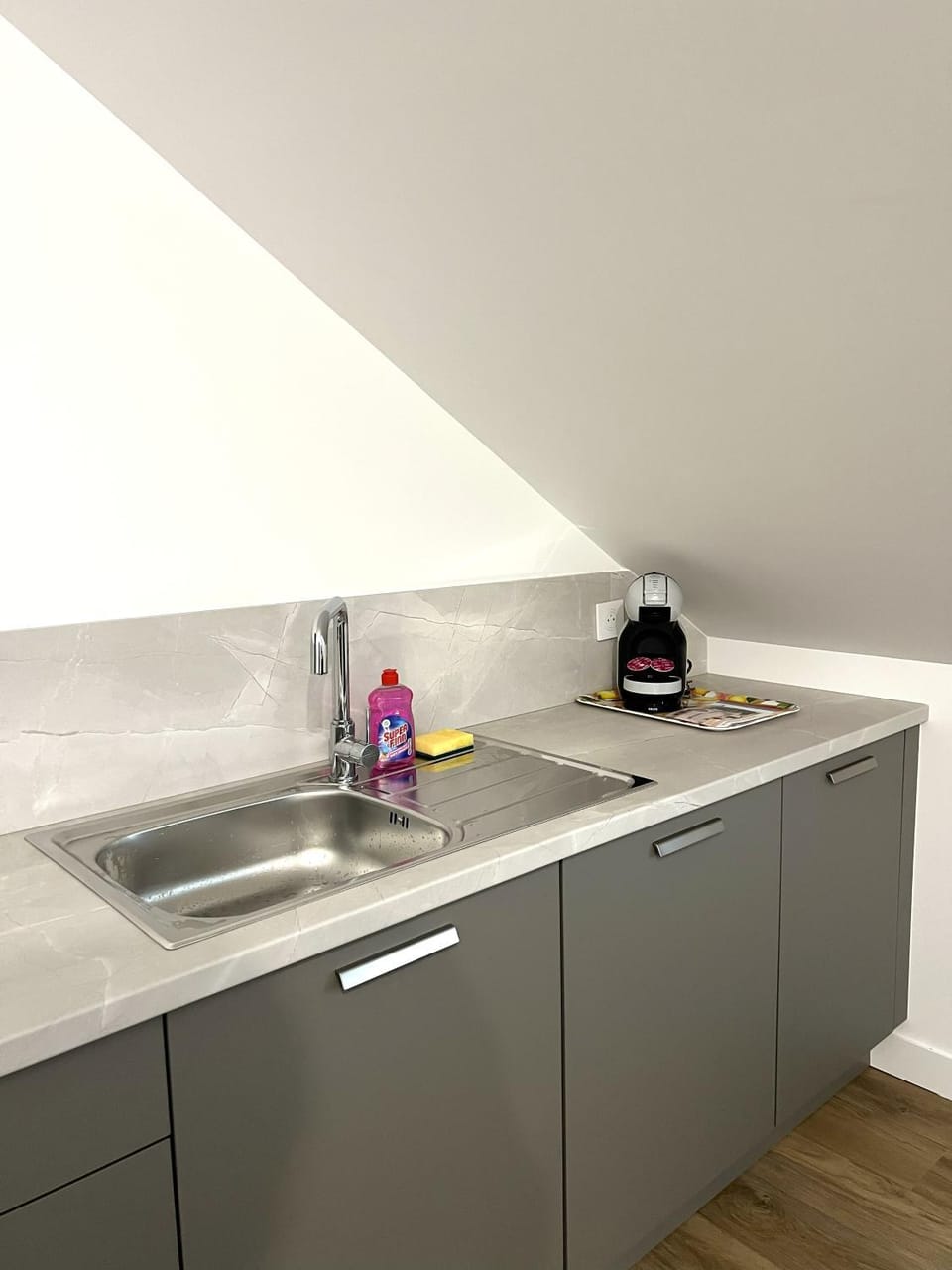 Coffee/tea facilities, kitchen