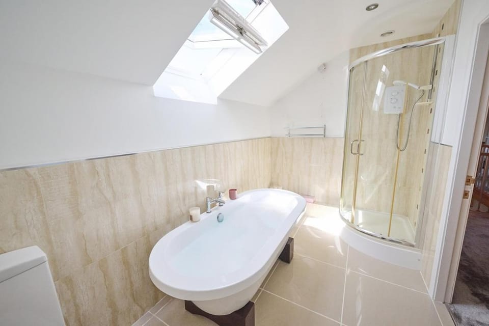 Humbleton Barn Wellness Stays - Full Private Gym - Infrared Sauna - Hot Tub - Personal training Villa in Derby