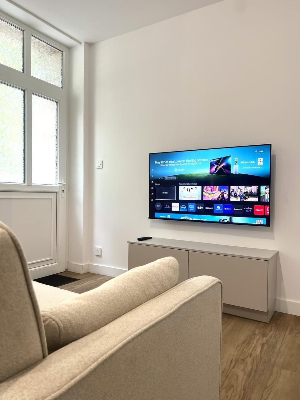 TV and multimedia, Seating area