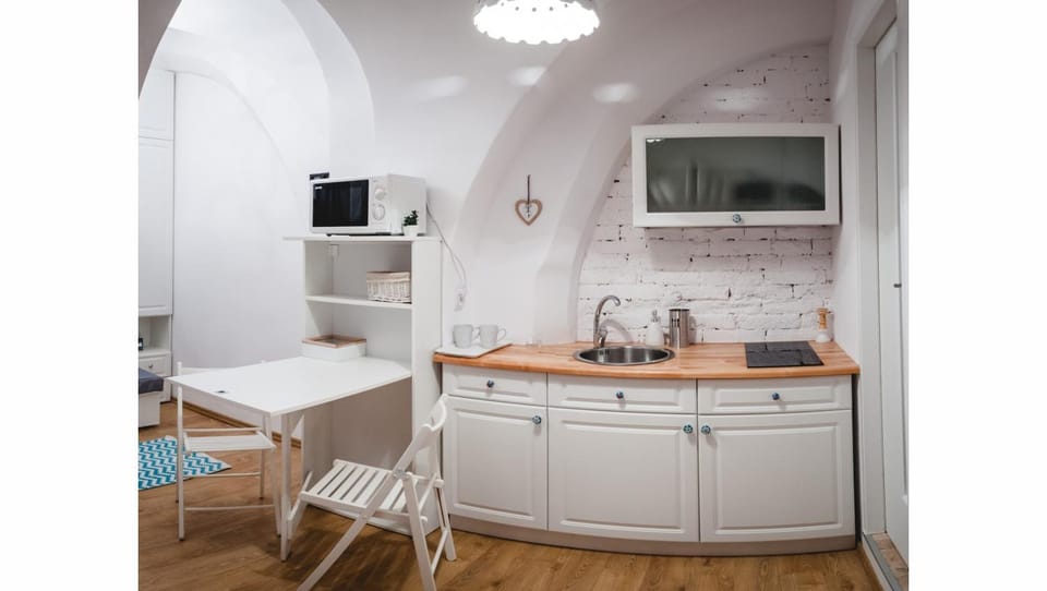 Property building, Kitchen or kitchenette, Dining area
