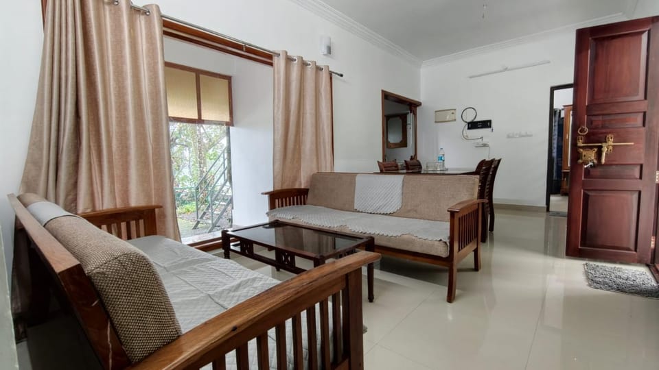 Communal lounge/ TV room, Living room, Seating area