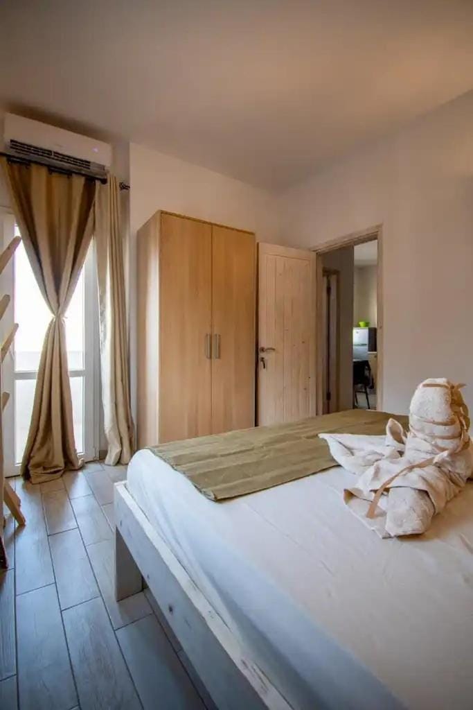 Bed, Photo of the whole room, Bedroom, towels, wardrobe