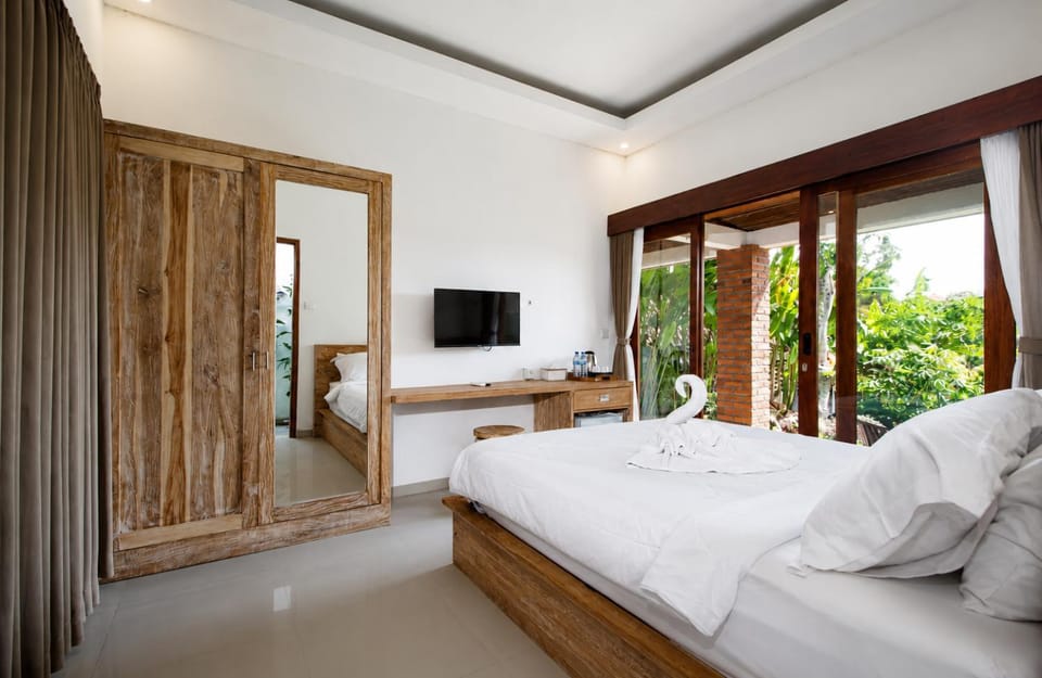 Bed, wardrobe