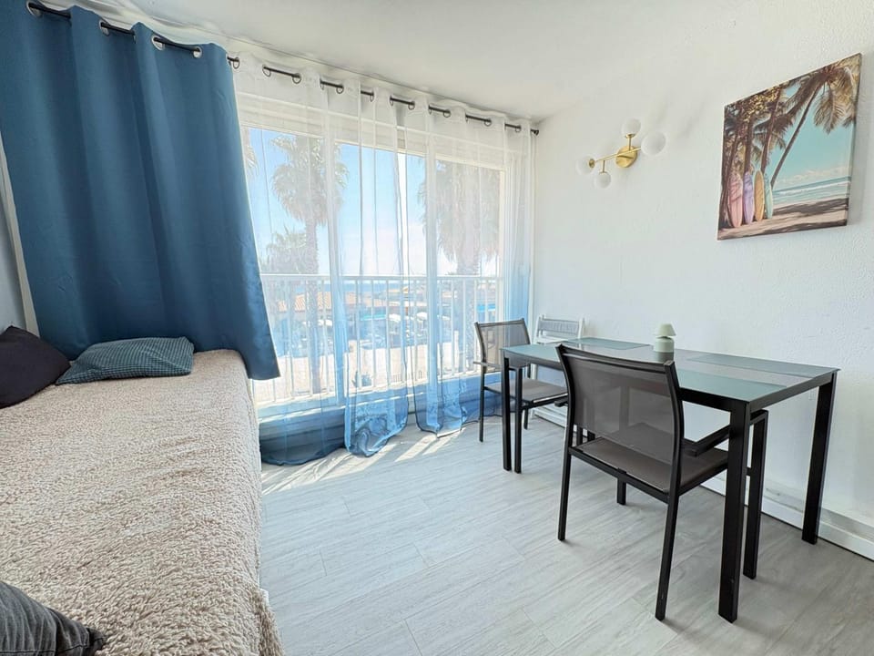 Cozy Seafront Studio on the Mediterranean Apartment in Agde