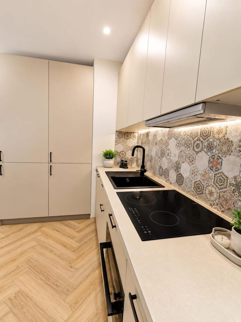 Kitchen or kitchenette, dishwasher, microwave, stove