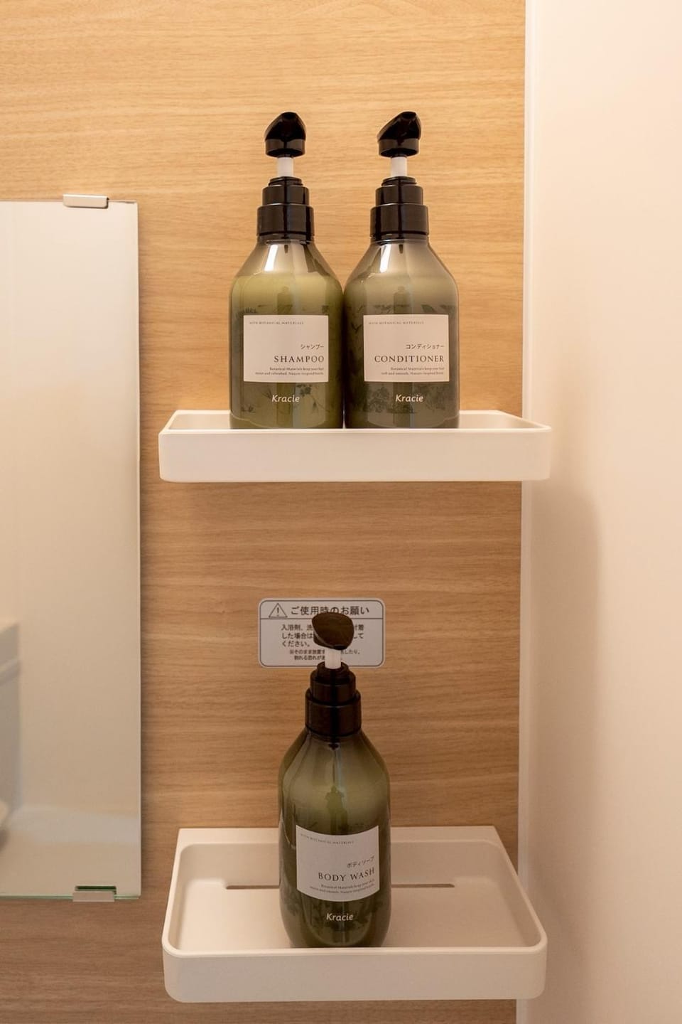 Newly Opened 30 Sec to Kuromon Market Walk to Namba Kuromon 2F Apartment in Osaka