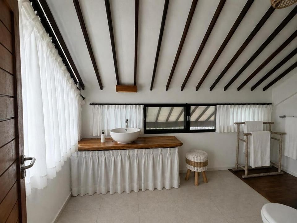 Casa Oaxaca - Luxury Oasis Near Padang Padang Beach Villa in Bali