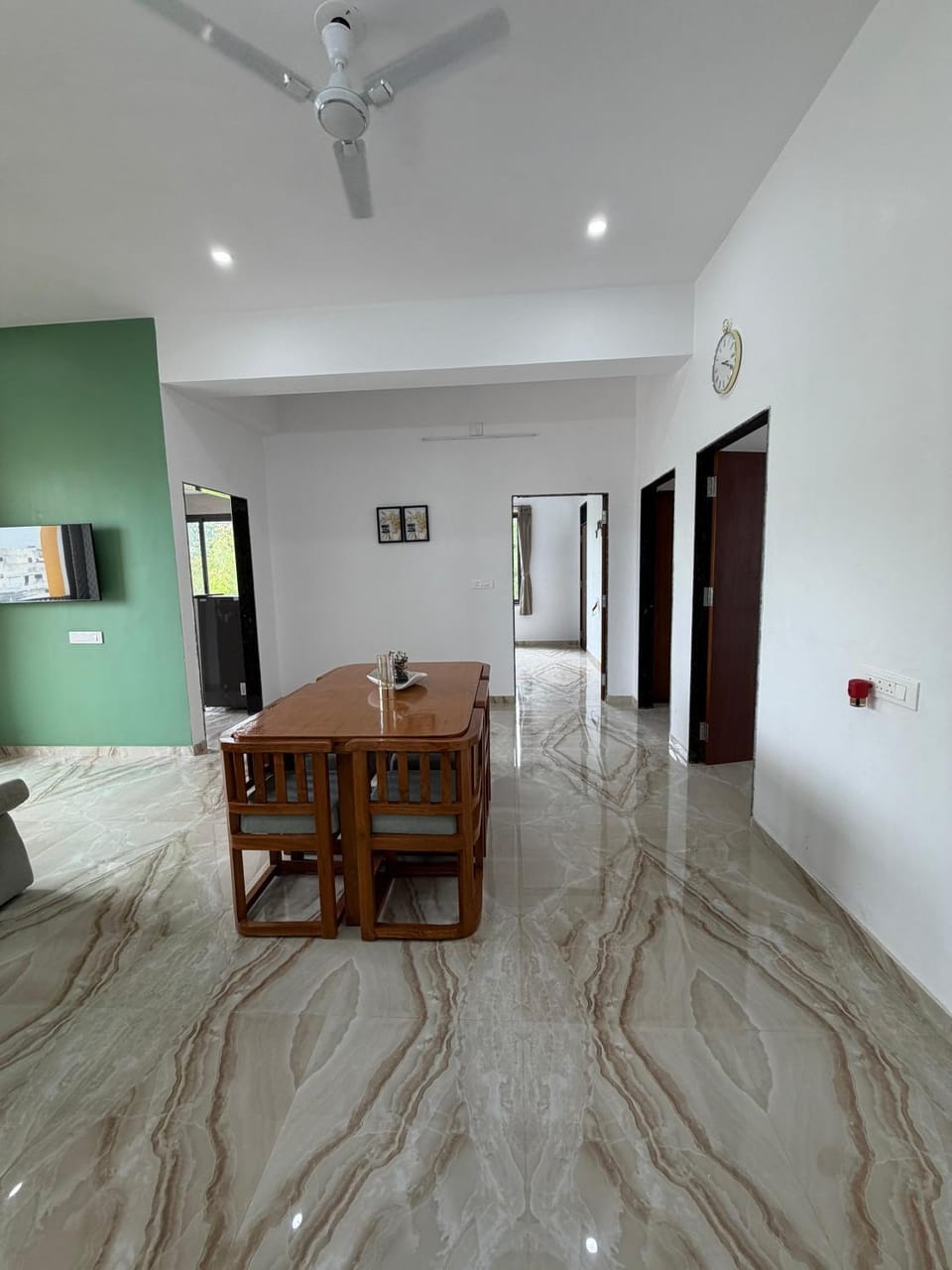 Seating area, Dining area