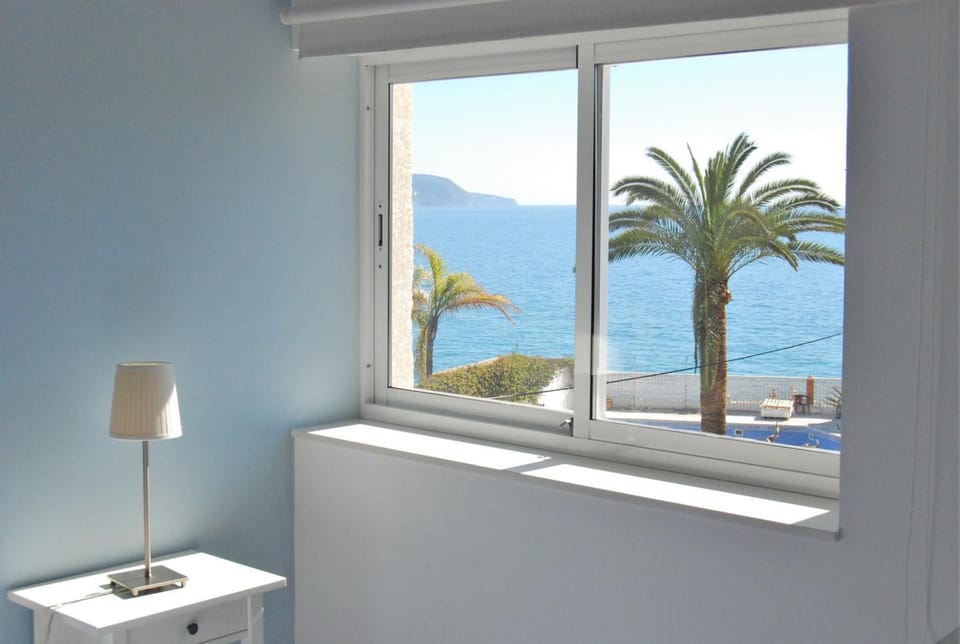Property building, Day, Bedroom, Sea view