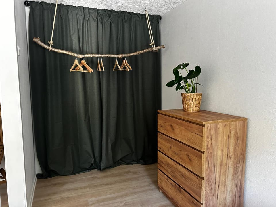 Bedroom, wardrobe