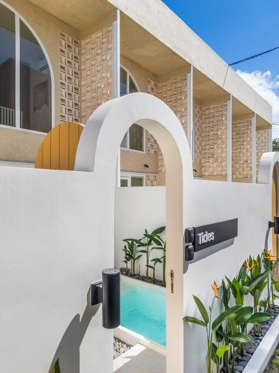 Property building, Day, Balcony/Terrace, Pool view, Swimming pool