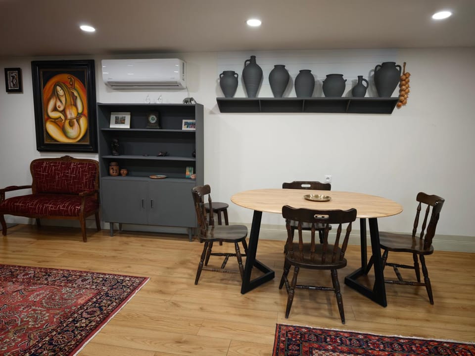 Living room, Dining area, air conditioner