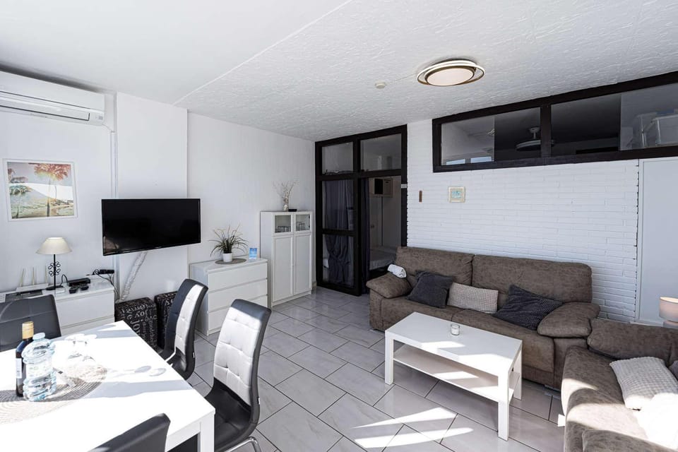 TV and multimedia, Living room, Dining area