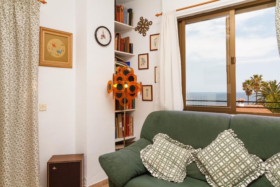 Living room, Sea view