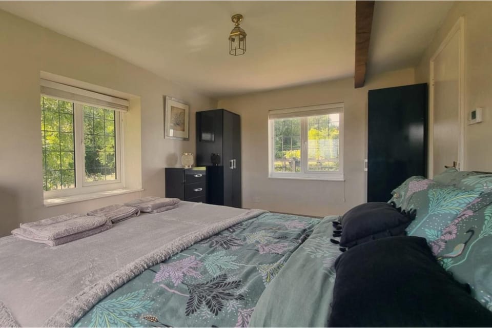 Wedgwood House - Pet Friendly Countryside Retreat House in Rother District