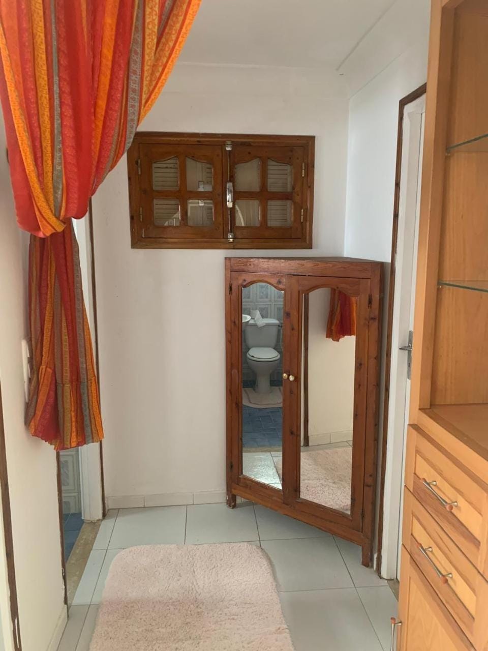 Photo of the whole room, wardrobe