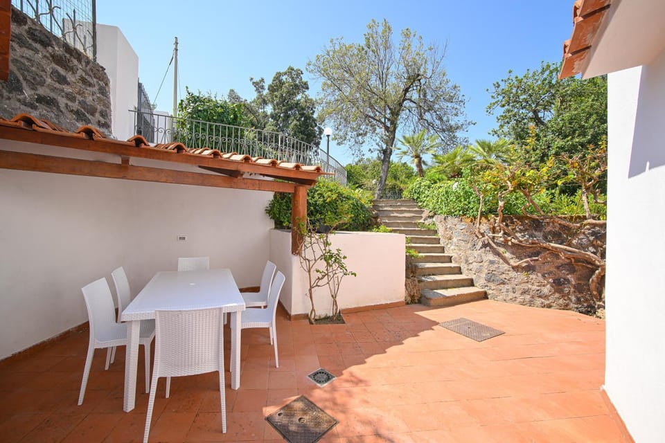 Patio, Dining area