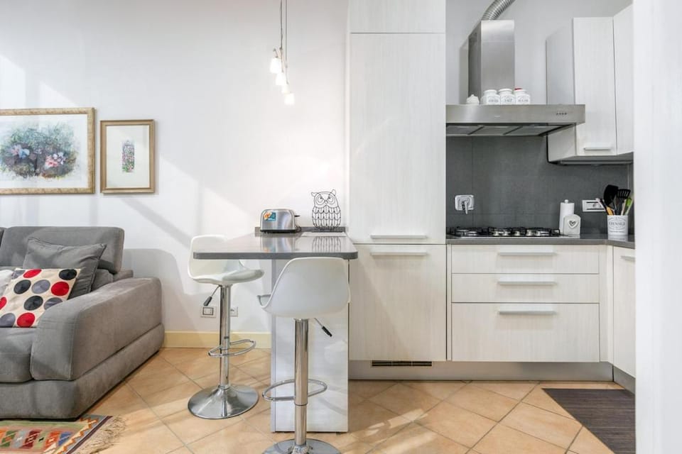 Ground Floor Patio near Vatican, 2 Bed 2 Bath Apartment in Rome