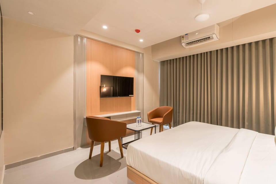 TV and multimedia, Photo of the whole room, Bedroom