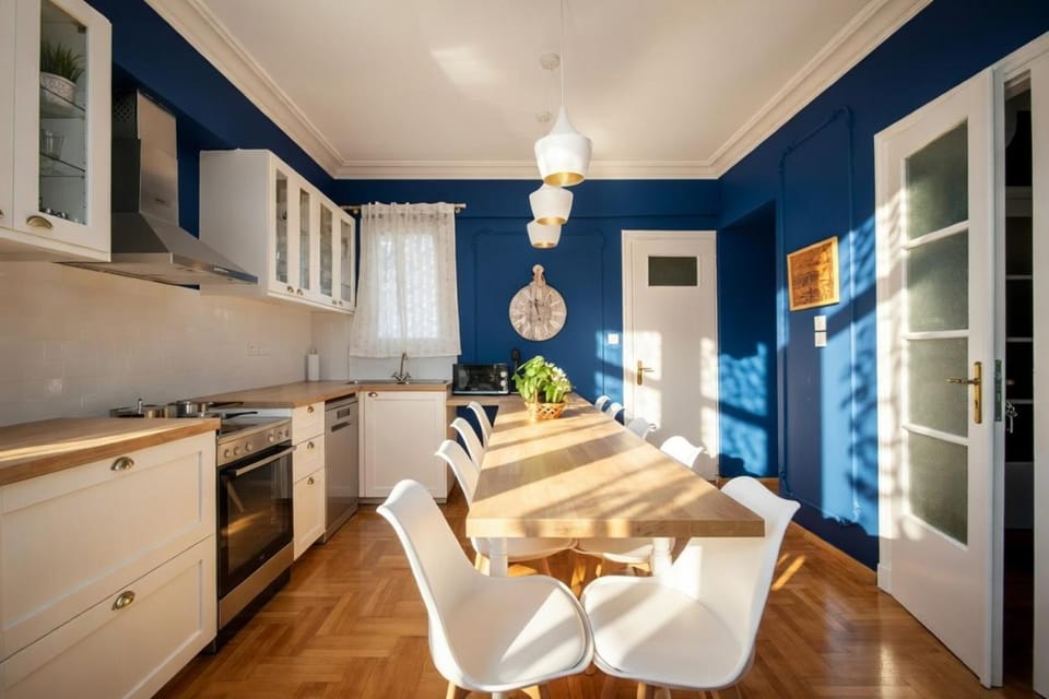 Kitchen or kitchenette, Dining area, dishwasher, oven, stove