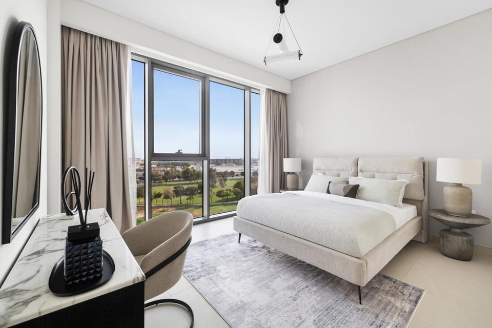 Bed, TV and multimedia, Living room, Photo of the whole room, Seating area, Bedroom, hair dresser