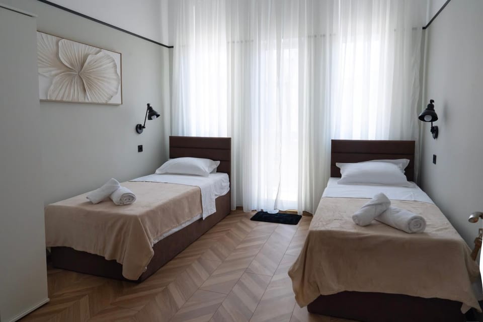 Bed, Photo of the whole room, towels